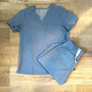 FIGS Women’s Scrub Set Catarina Top Medium /Livingston Pants M Heathered Indigo